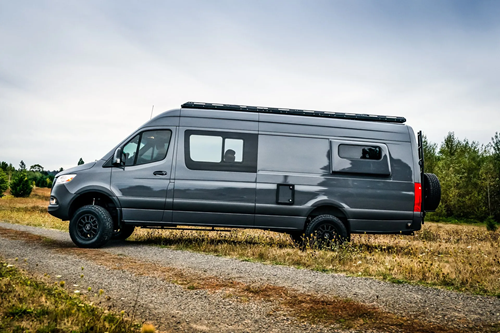 Sivuikkuna, oikea, tumma, tasaisella takaa eteen liukuvalla luukulla, Crafter / Sprinter, 2006-> (L2/L3/L4)