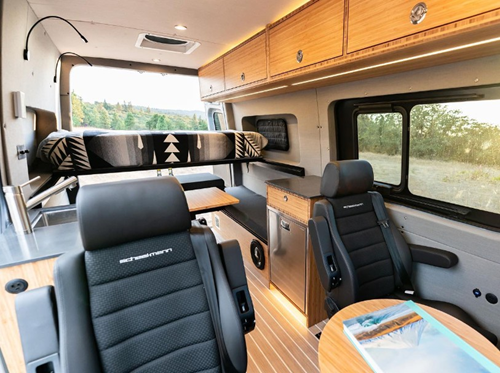 Sivuikkuna, oikea, tumma, tasaisella takaa eteen liukuvalla luukulla, Crafter / Sprinter, 2006-> (L2/L3/L4)